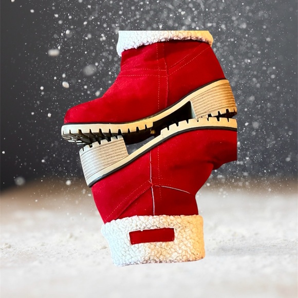 Shoes - Red suede Sharpa lined Boots